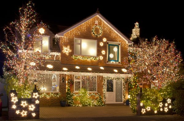 Holiday-lighting-on-a-house