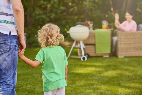 Family-enjoying-backyard